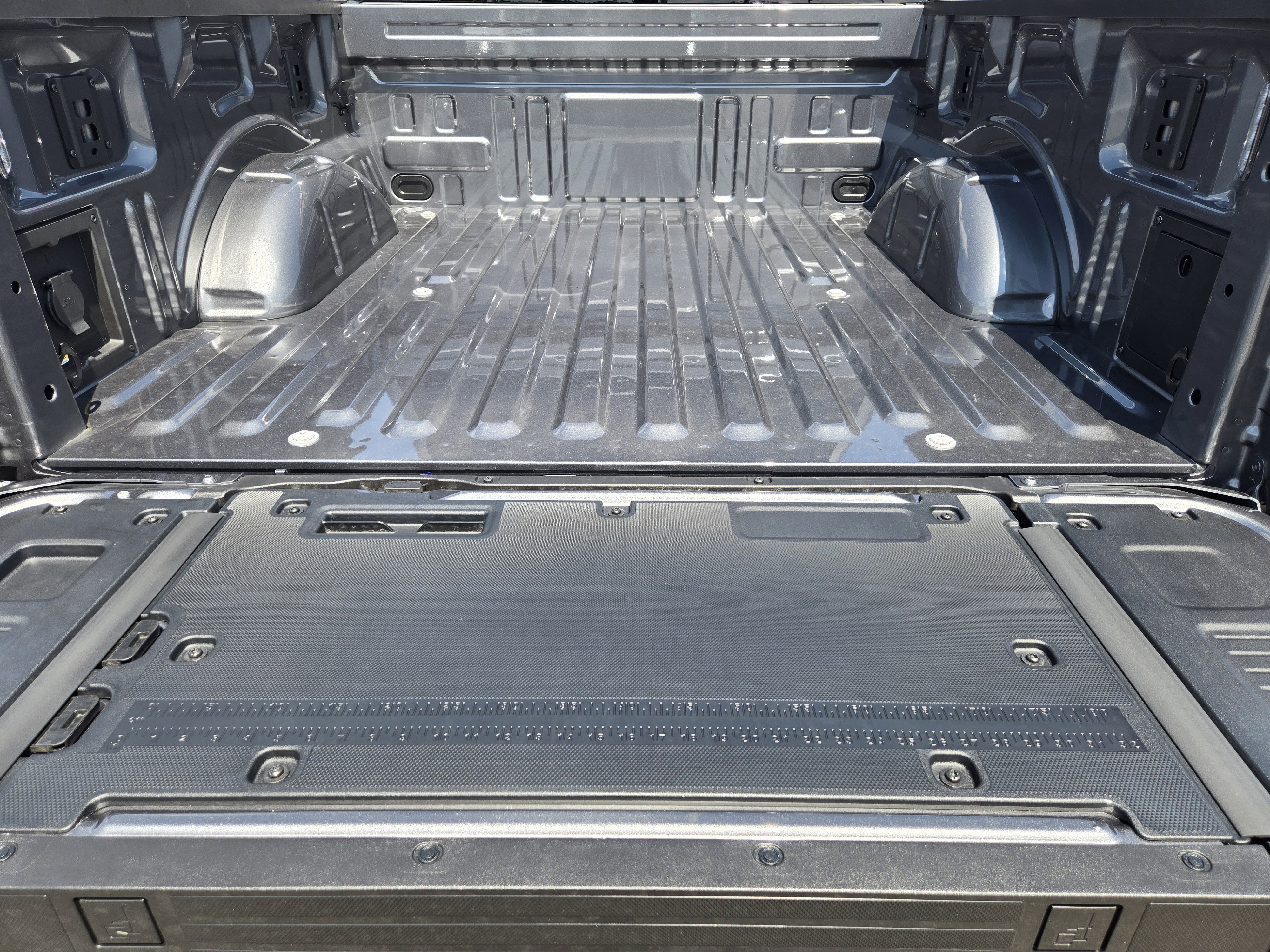 New 2026 Carbonized Gray Metallic Ford Lariat image 20