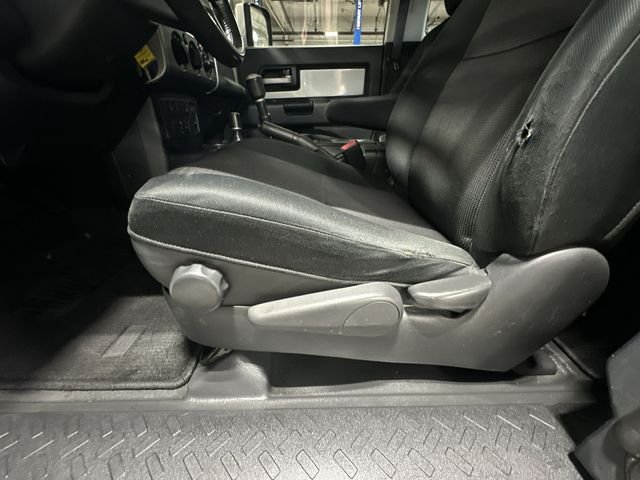 Used 2010  Toyota Base image 18