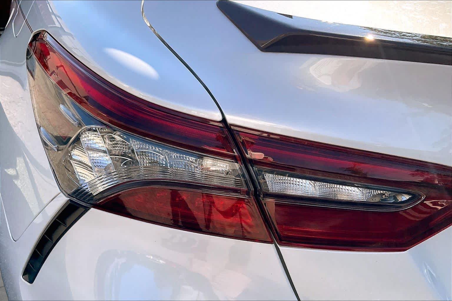 Used 2021 Wind Chill Pearl/Midnight Black Metallic Toyota Hybrid XSE image 29