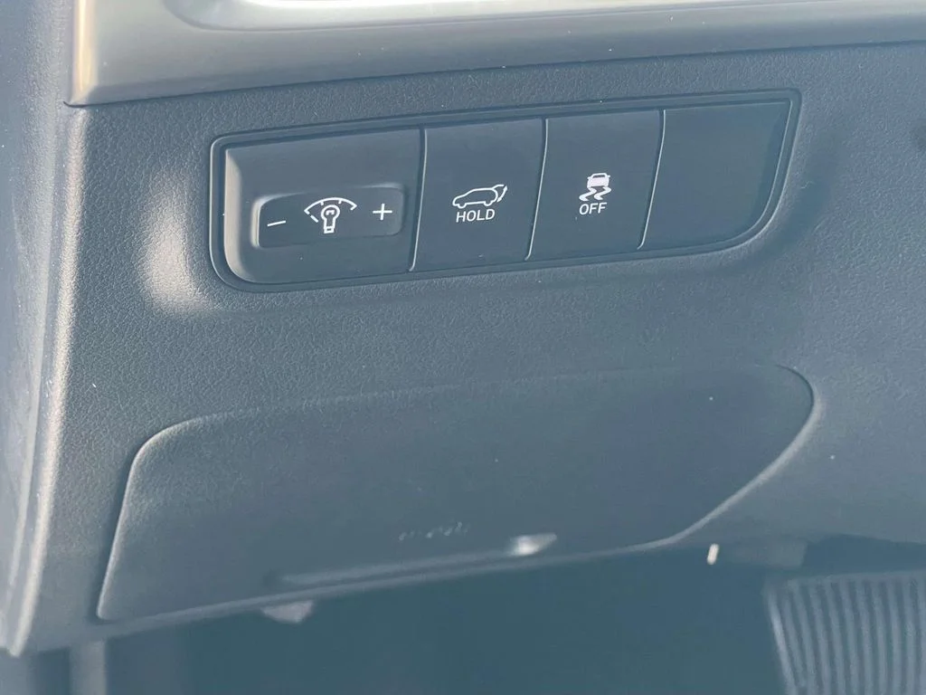Used 2025 Gray Hyundai SEL image 16