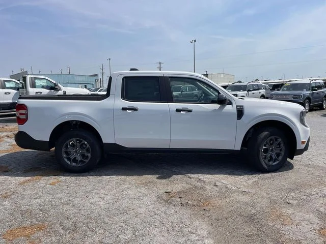 New 2026 White Ford XLT image 2