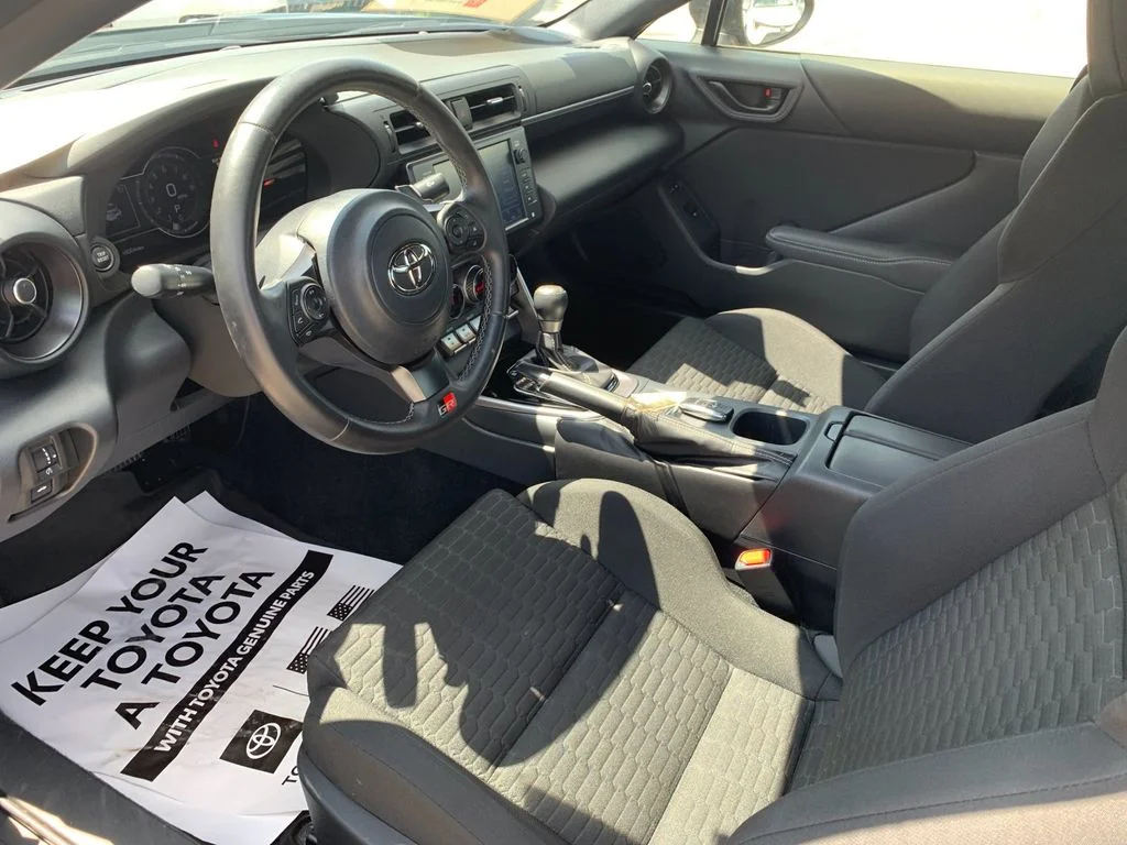 Used 2023  Toyota Base image 11