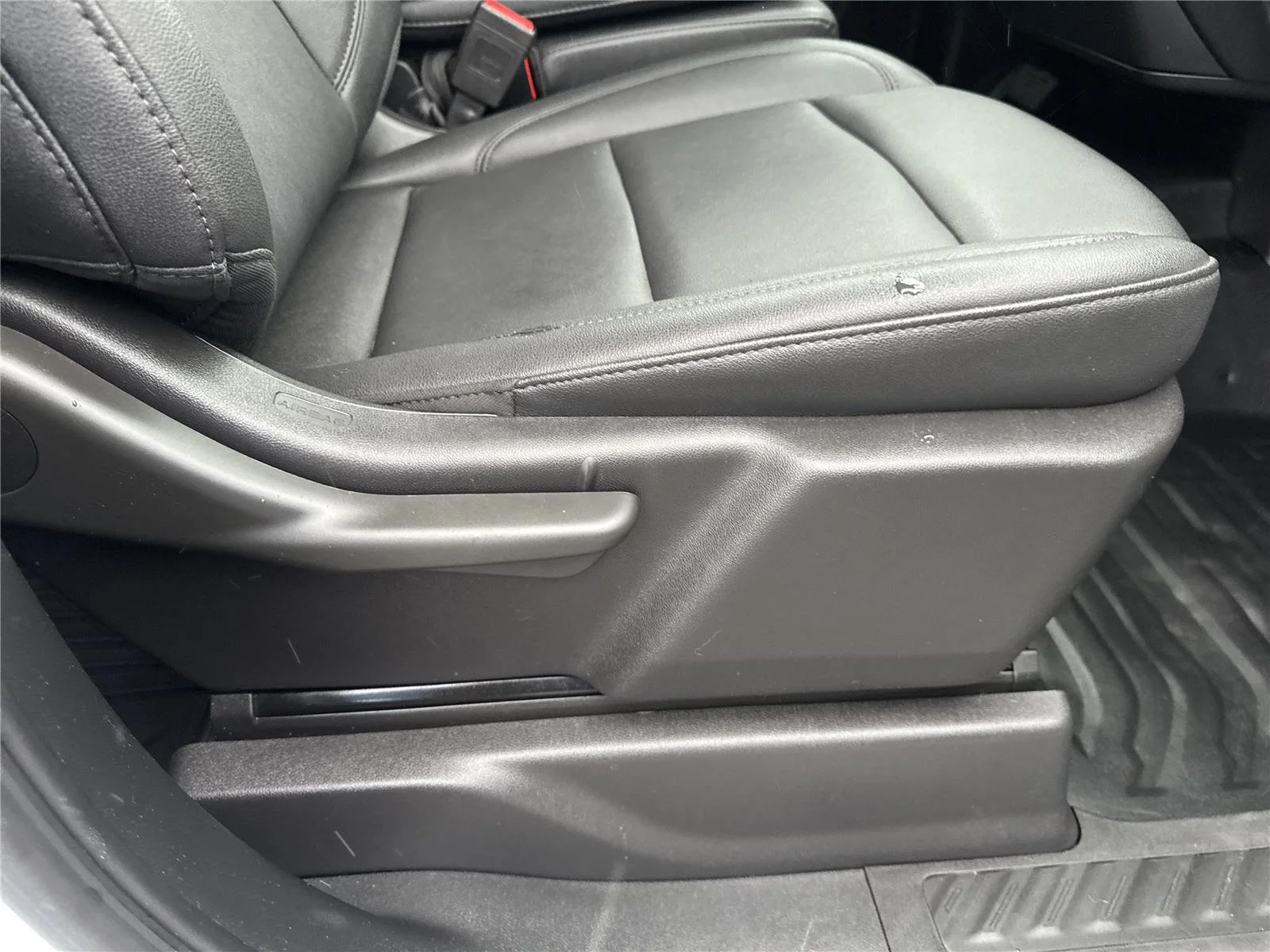 Used 2025 Summit White GMC Pro image 36