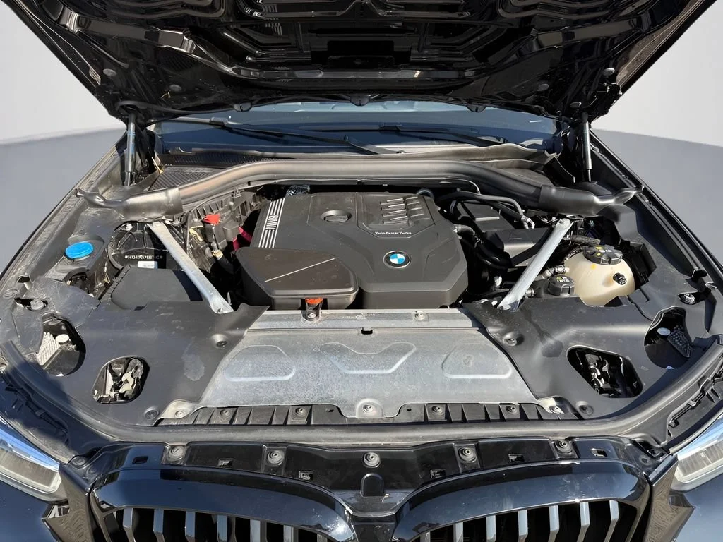 Used 2023  BMW xDrive30i image 9