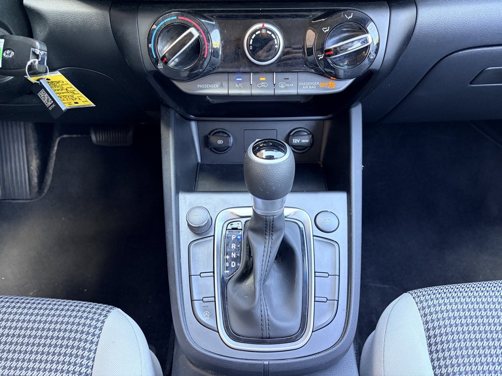 Used 2023 Lunar White Hyundai SE image 16