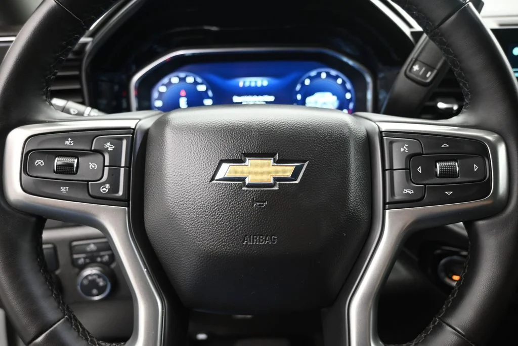 Used 2023 White Chevrolet LT image 11