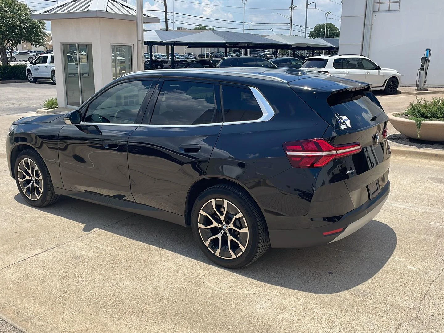 Certified Used 2026 Black Sapphire bmw 30 xDrive image 4