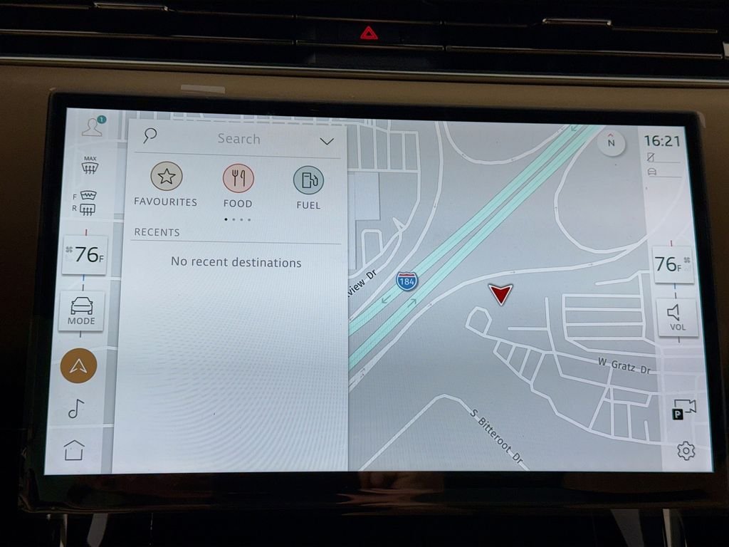 New 2026 Santorini Black Land Rover Dynamic SE image 14