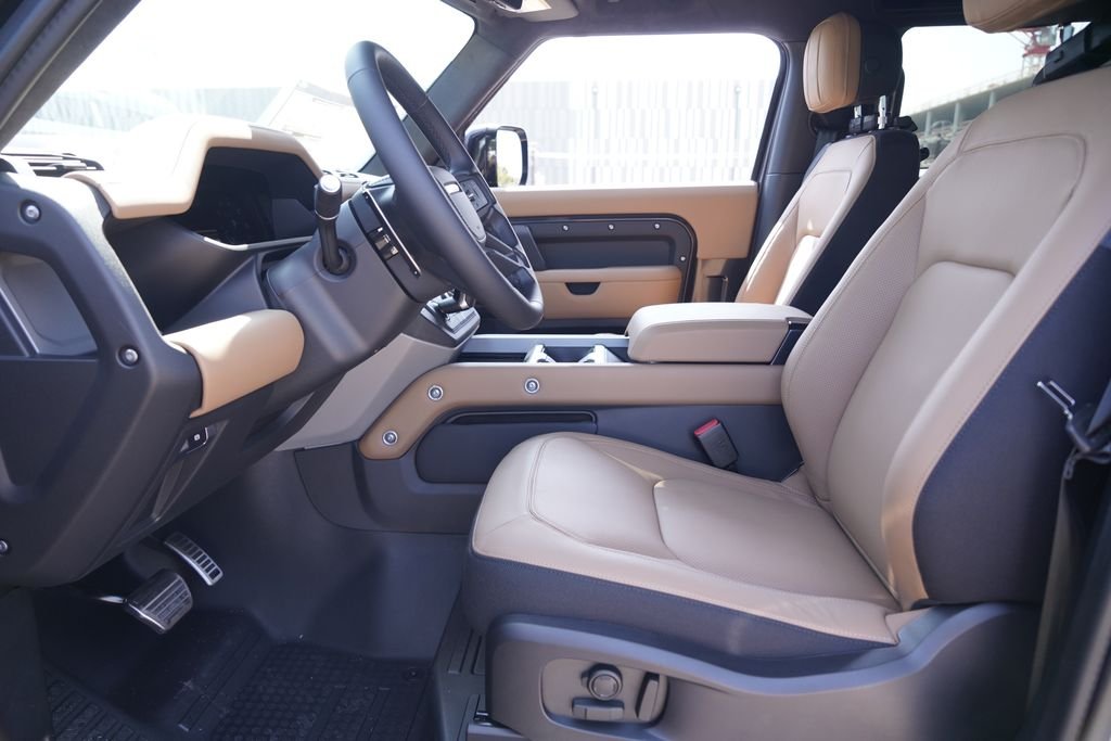 New 2026 Carpathian Grey Land Rover V8 image 9