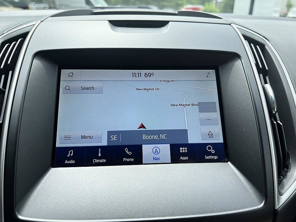 Used 2020 White Metallic Ford SEL image 9