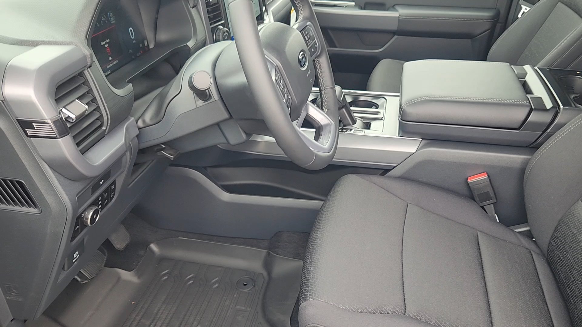 New 2026 Agate Black Metallic Ford XLT image 18