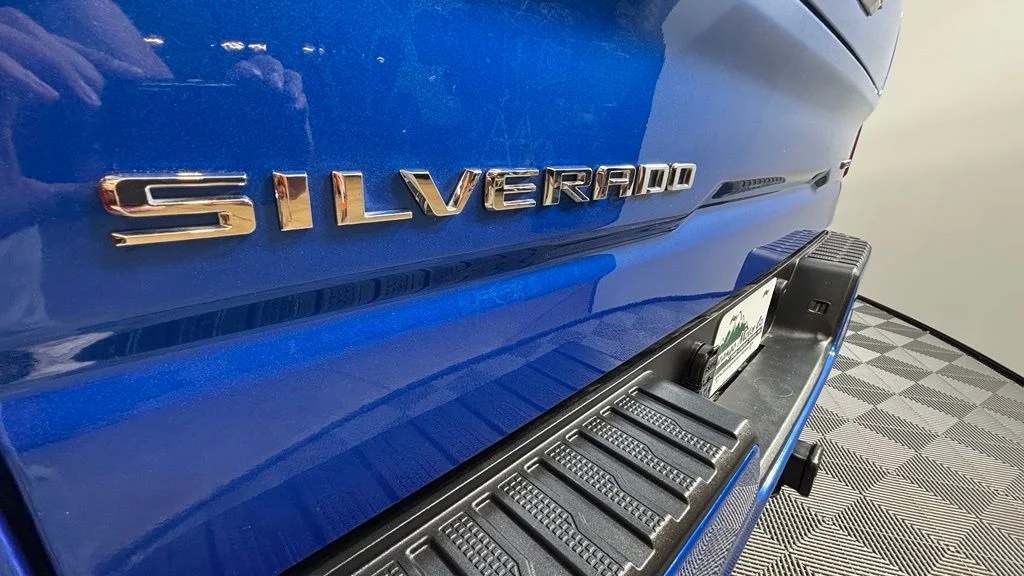 Used 2023 Blue Chevrolet Custom image 36