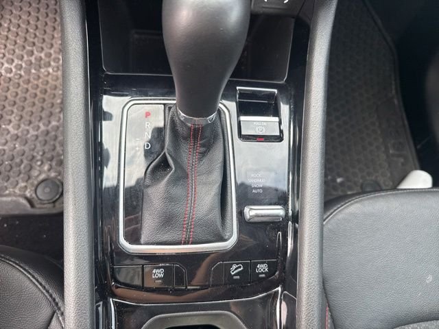 Used 2025 Silver Jeep Trailhawk image 18