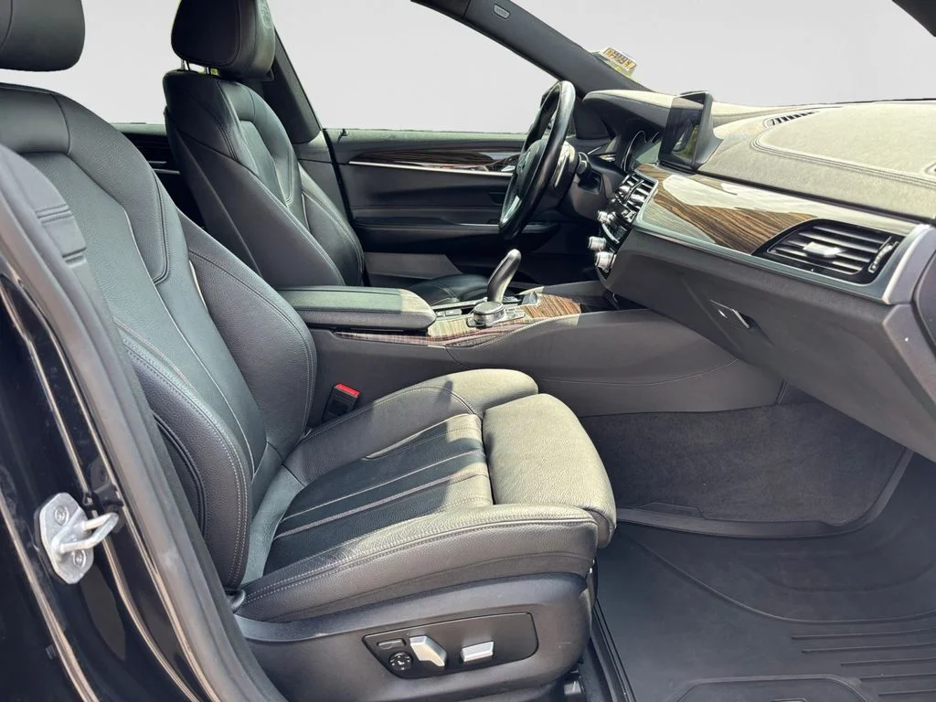 Used 2018 Black BMW 640 Gran Turismo i xDrive image 15