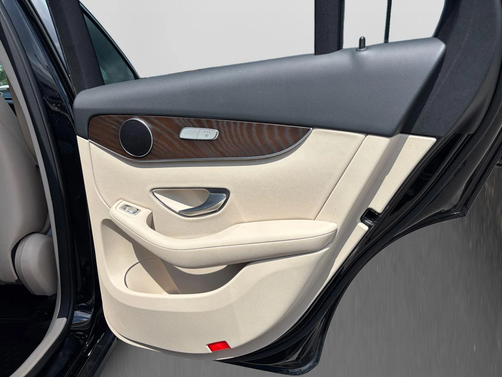 Used 2019 Black Mercedes-Benz GLC 300 image 51