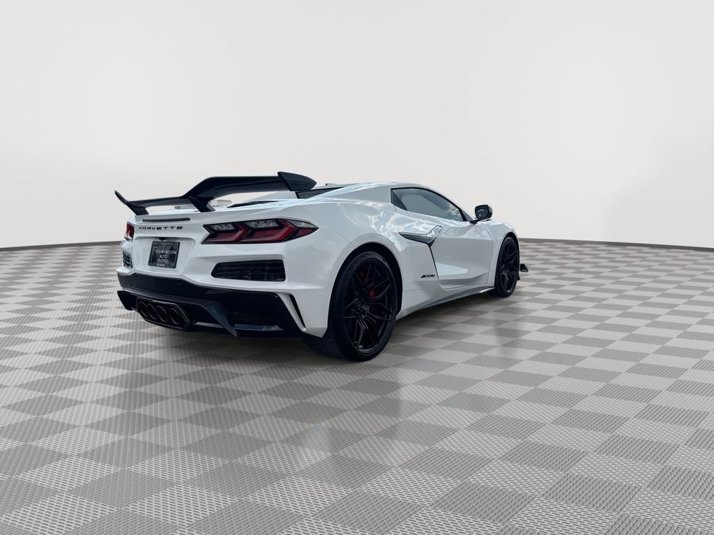 New 2027 Arctic White Chevrolet 3LZ image 9