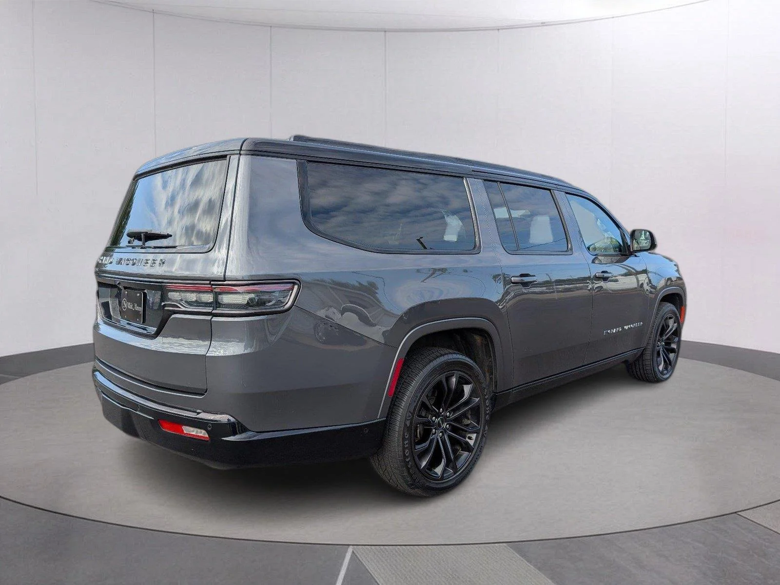 Used 2024 Baltic Gray Metallic Clearcoat Jeep Series II image 7