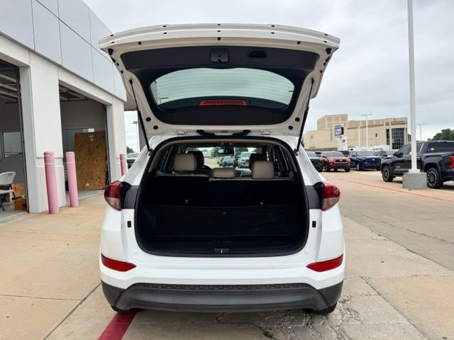 Used 2018 White Hyundai SEL Plus image 9