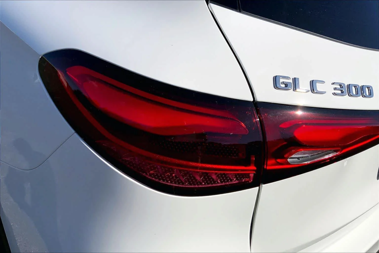 New 2026 Polar White Mercedes-Benz GLC 300 image 14