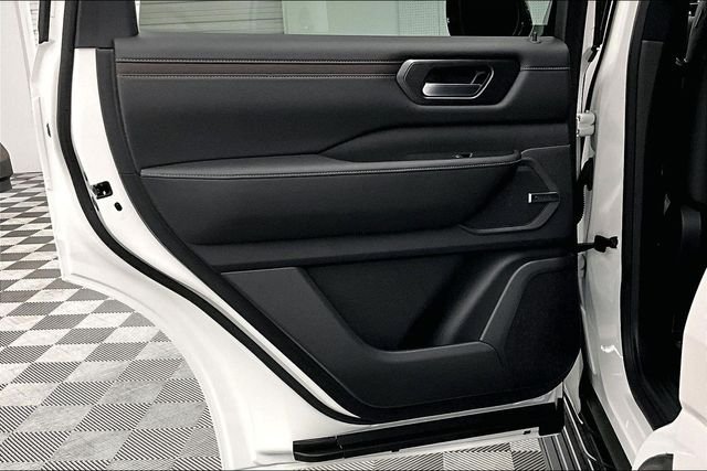 New 2026 Aspen White Tricoat Nissan SL image 35