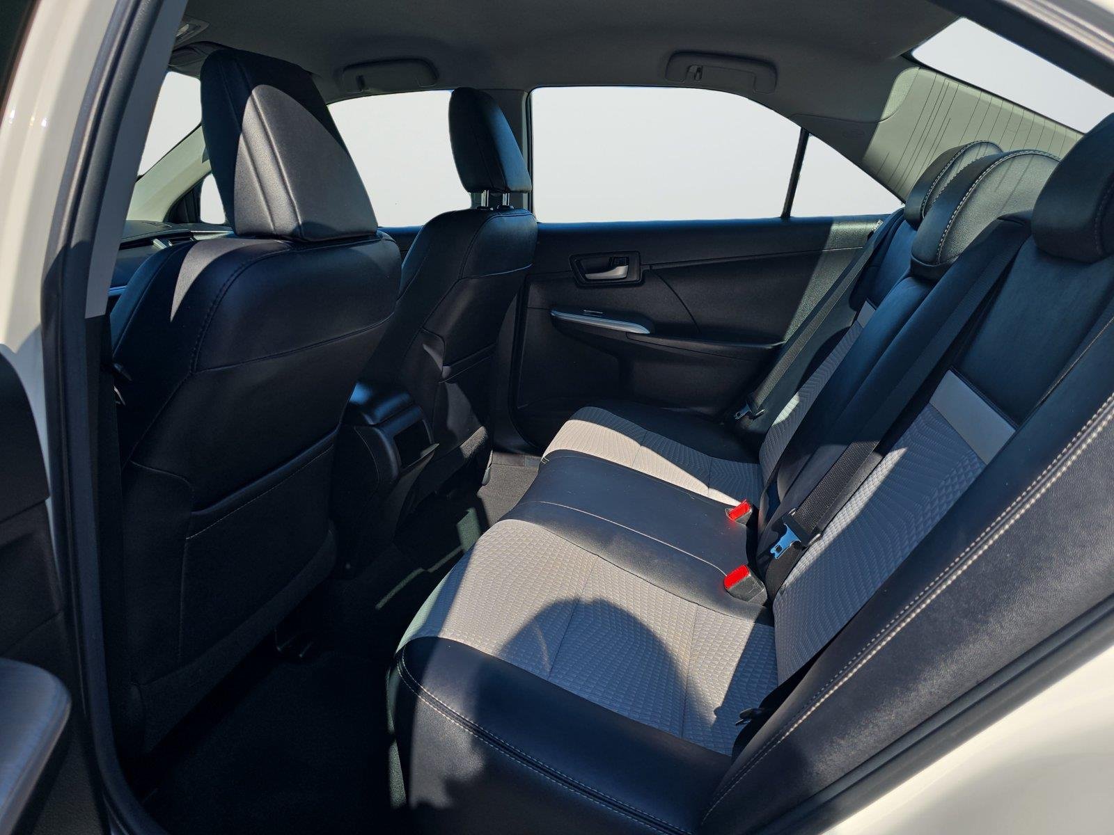 Used 2014 Super White Toyota SE V6 image 18