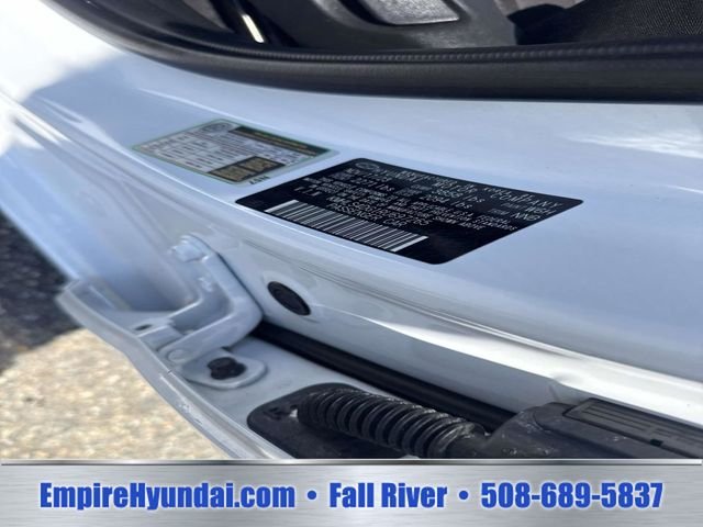 Used 2024 White Hyundai SEL image 17