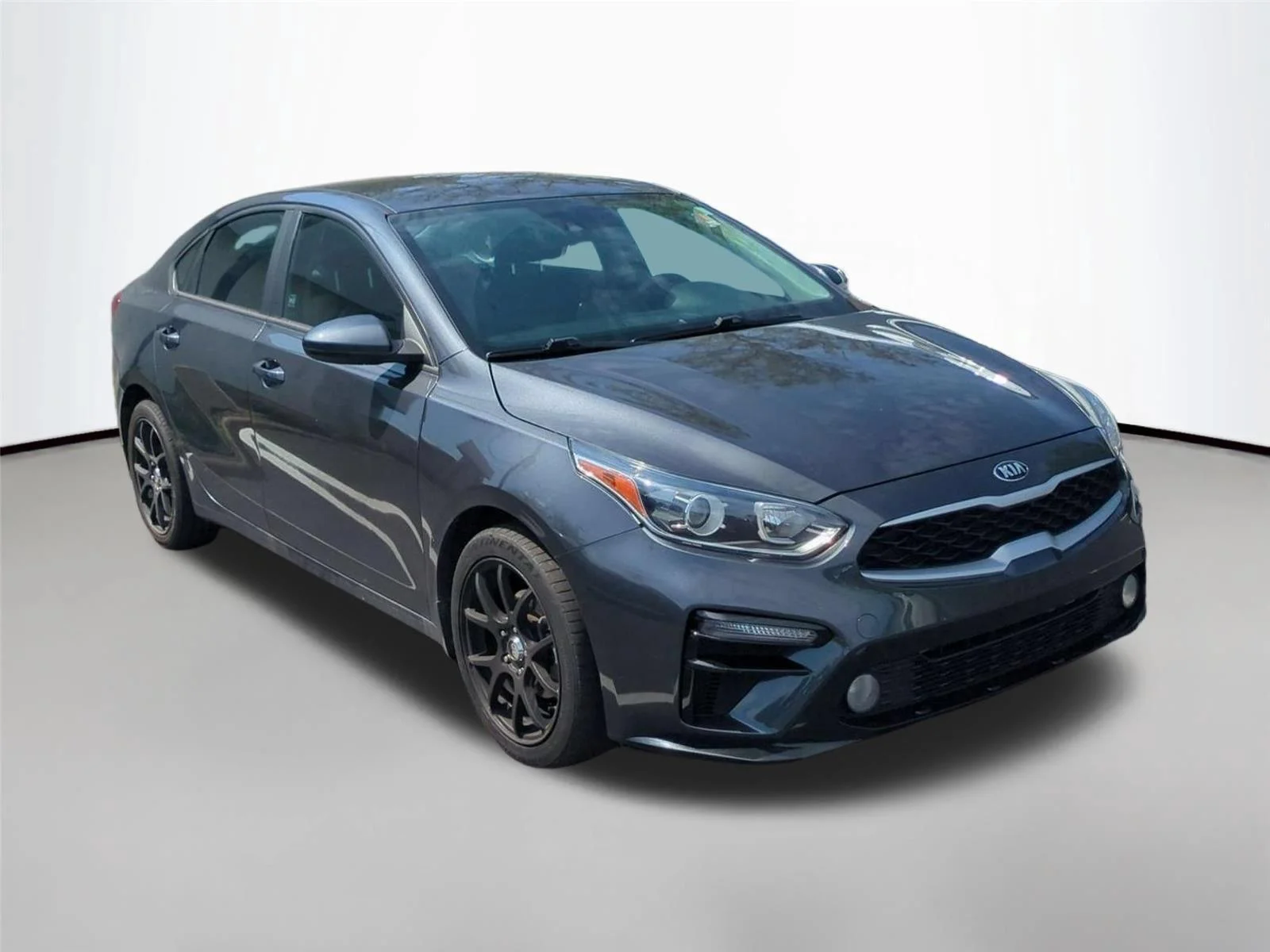 Used 2020 Gravity Grey Kia LXS image 3