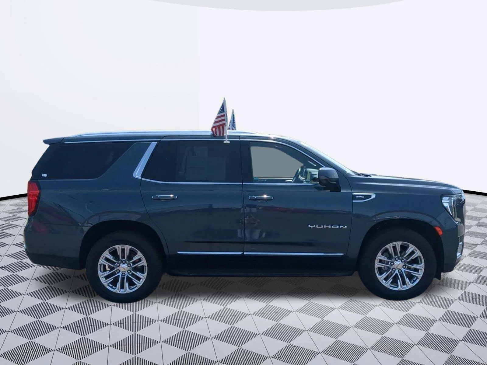 Used 2021 Dark Sky Metallic GMC SLT image 8