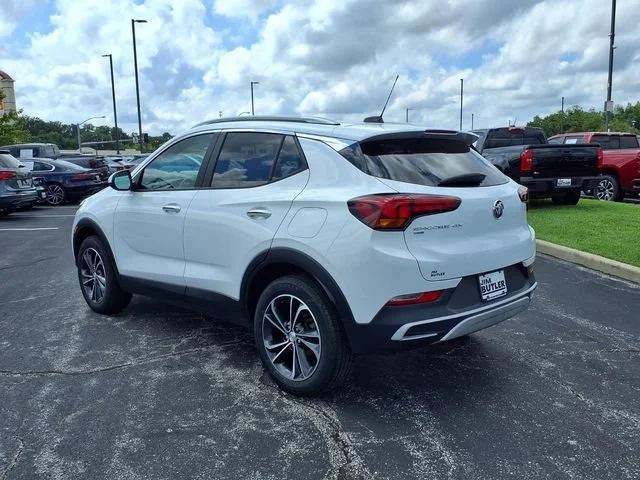 Used 2021 SUMMIT WHITE Buick Select image 20