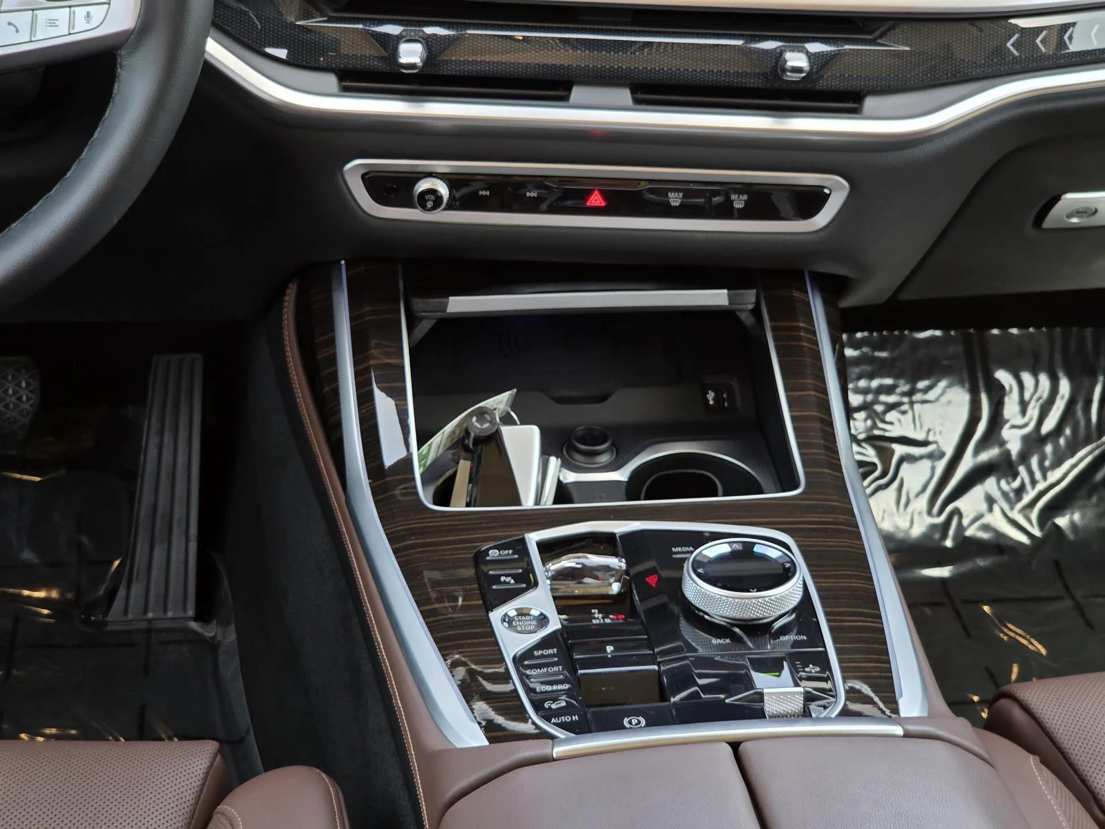 Used 2023 Black Sapphire Metallic BMW xDrive40i image 16