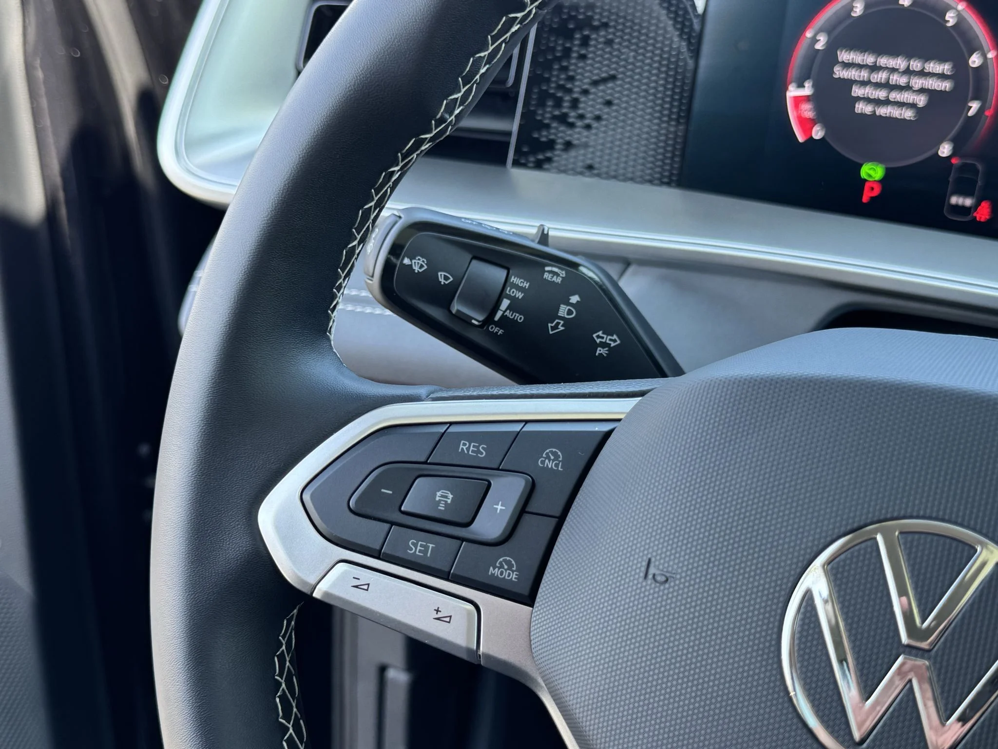 Used 2025 Deep Black Pearl Volkswagen SE w/Sunroof 4Motion image 18