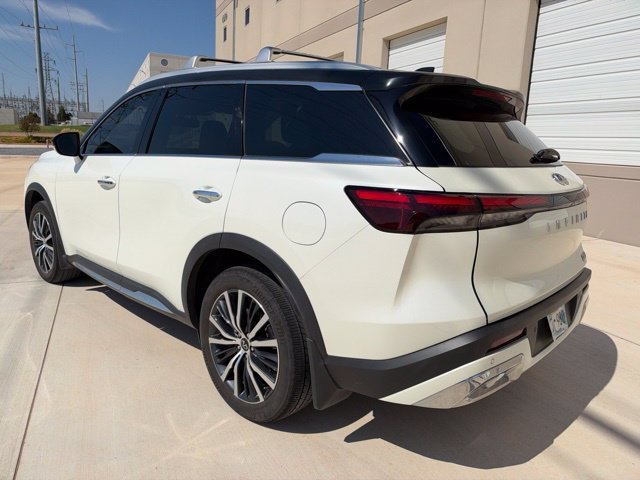 Used 2022 White INFINITI Sensory image 7