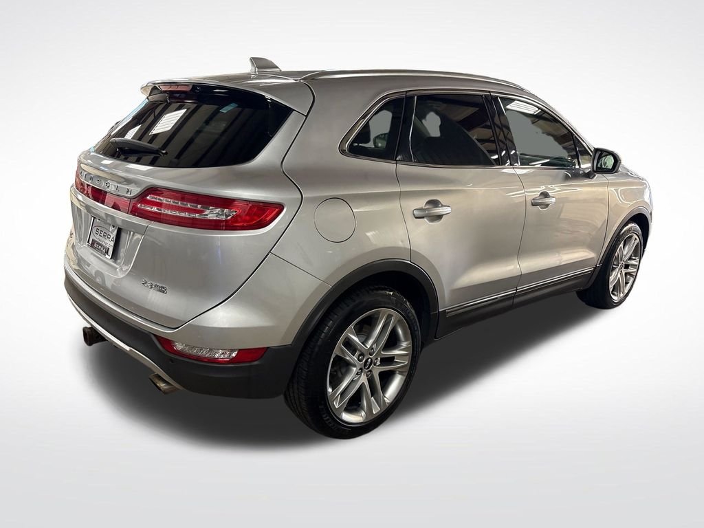Used 2015 Silver Lincoln Base image 5