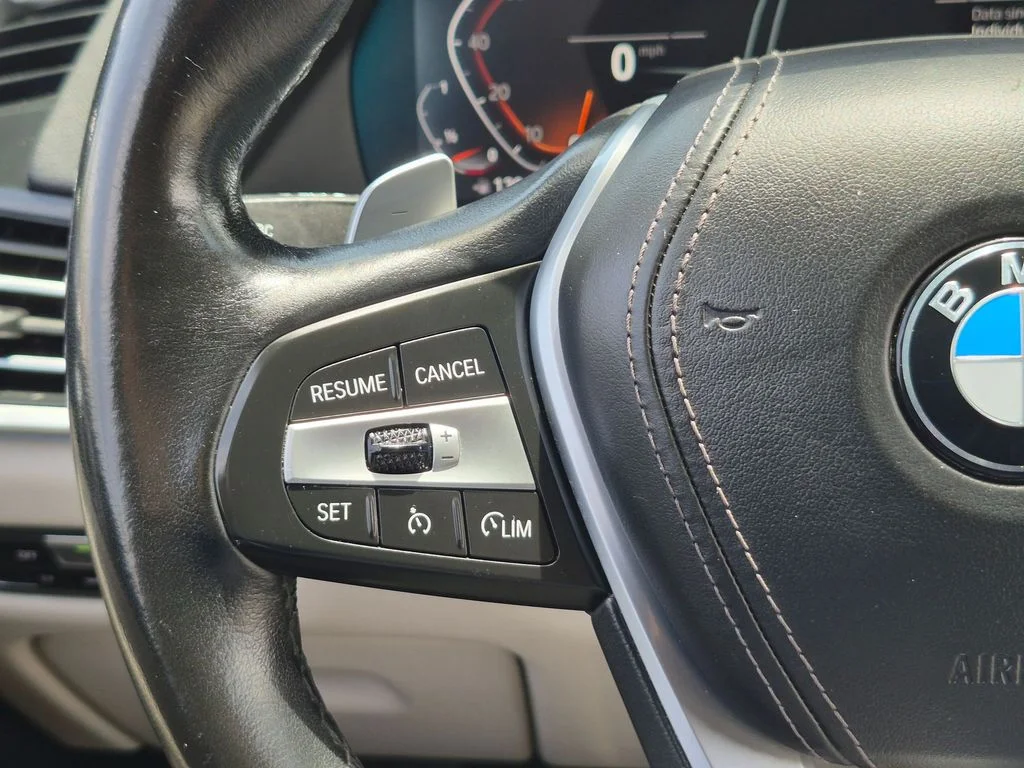 Used 2021 White BMW sDrive40i image 33
