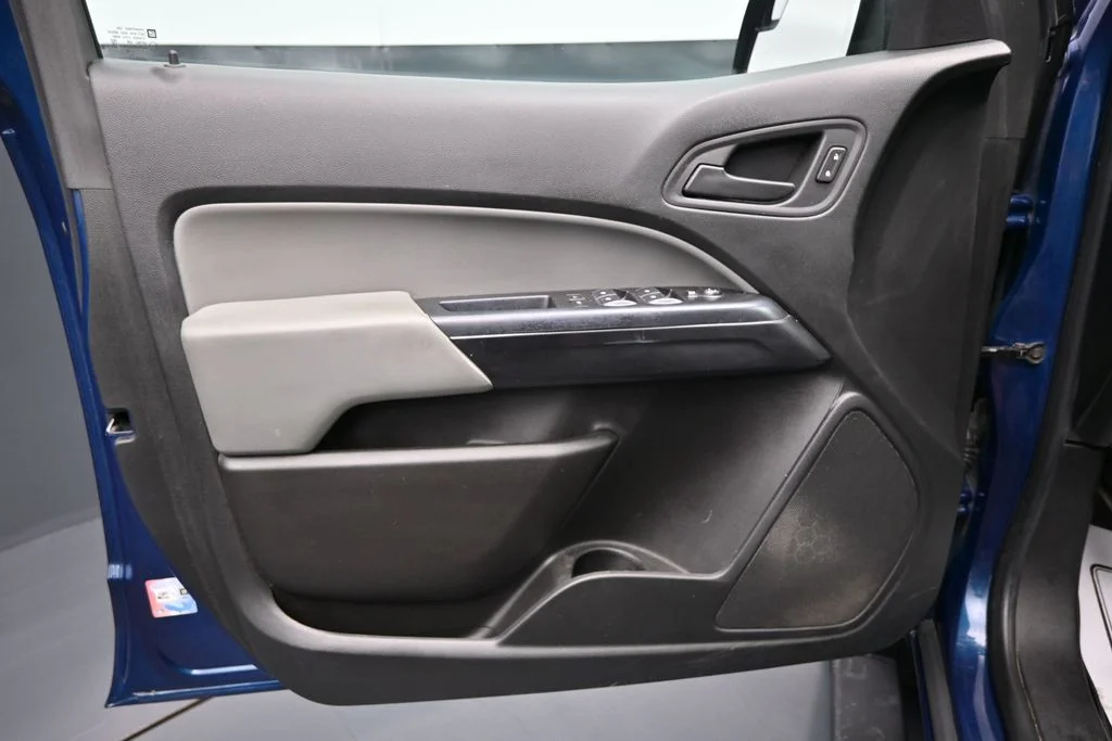 Used 2019 Blue Chevrolet Work Truck image 10