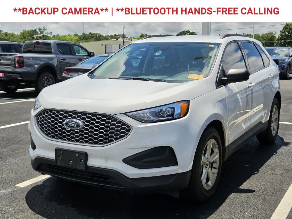 Used 2023 Oxford White Ford SE image 3