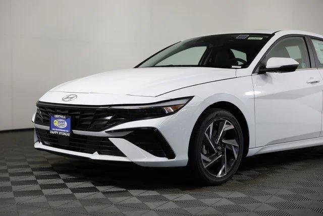 2025 Hyundai Elantra Limited - Photo 57