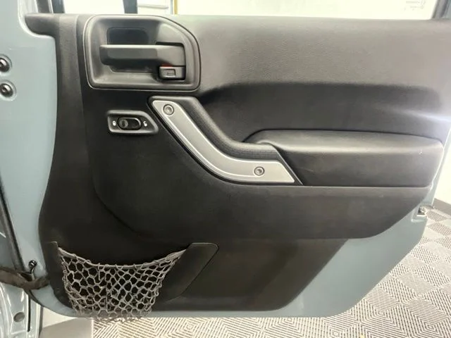 Used 2014 Gray Jeep Unlimited Sahara image 16