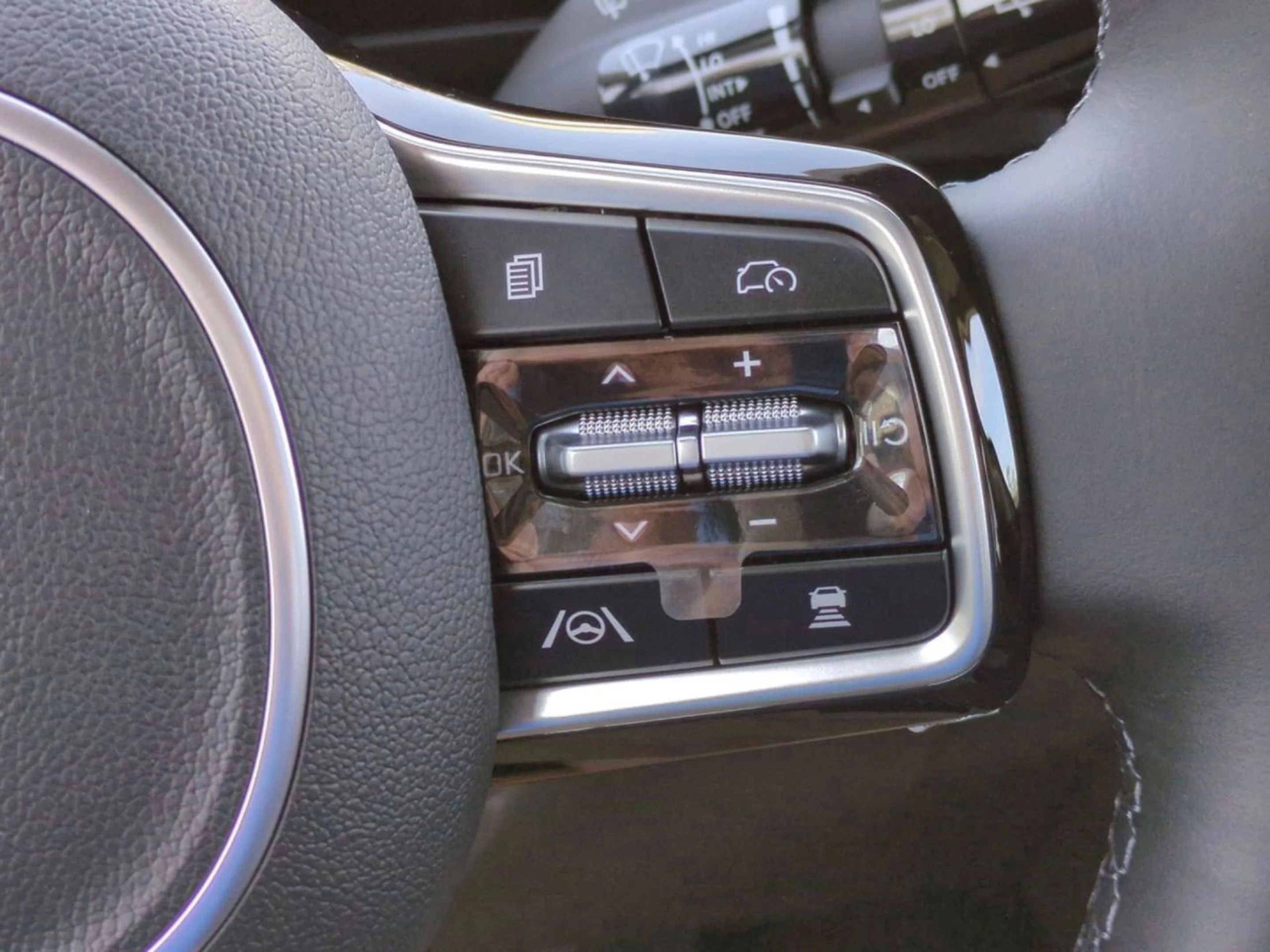 New 2026 Aurora Black Pearl Kia LXS image 26