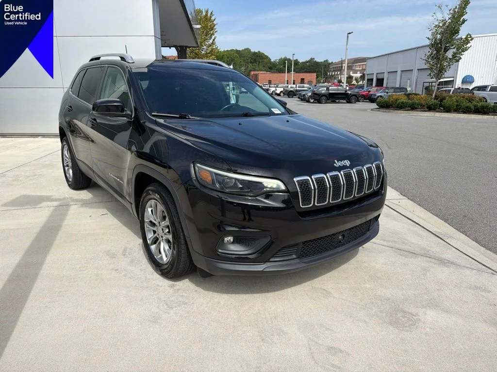 Certified Used 2021 Diamond Black Jeep Latitude Lux image 1