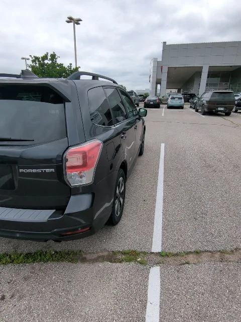 Used 2018 Gray Subaru 2.5i Limited image 3
