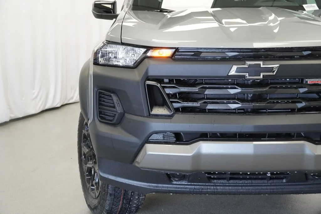 New 2026 Sterling Gray Metallic Chevrolet Trail Boss image 30