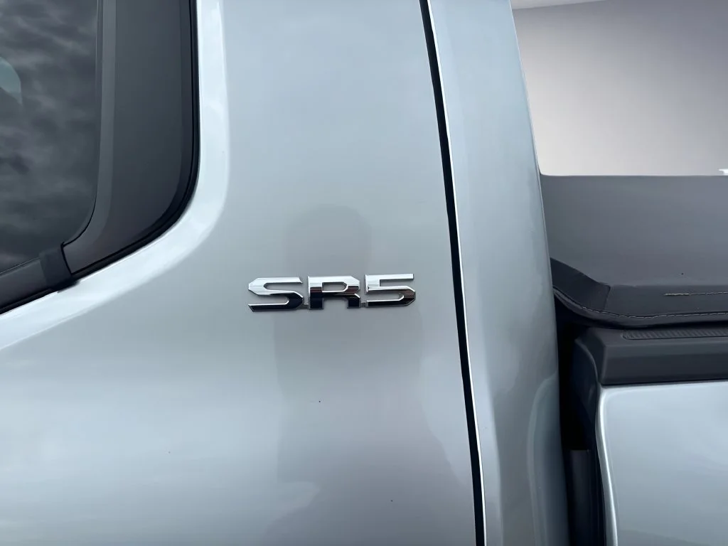 Used 2025  Toyota SR image 32