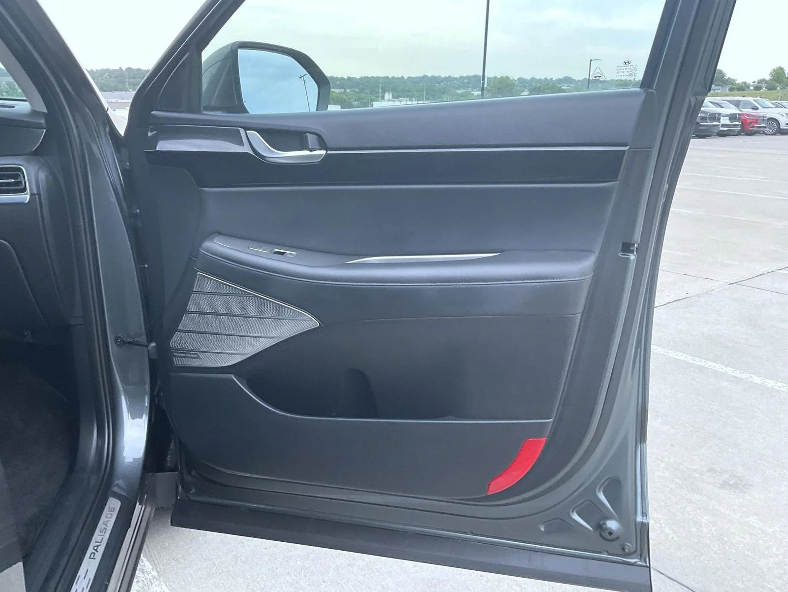 Used 2022 Green Hyundai Limited image 17