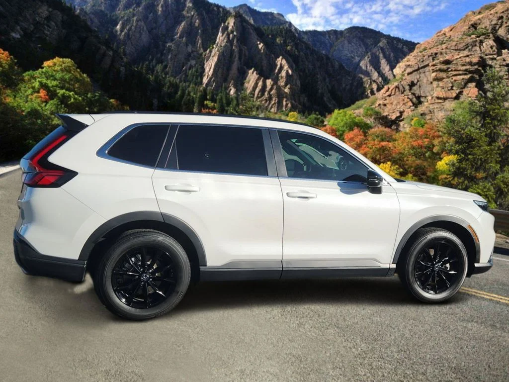 Used 2025 White Honda Sport image 2