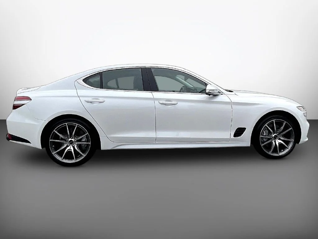 Used 2026 White Genesis 2.5T Prestige image 8
