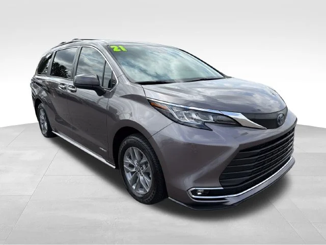2021 Toyota Sienna XLE