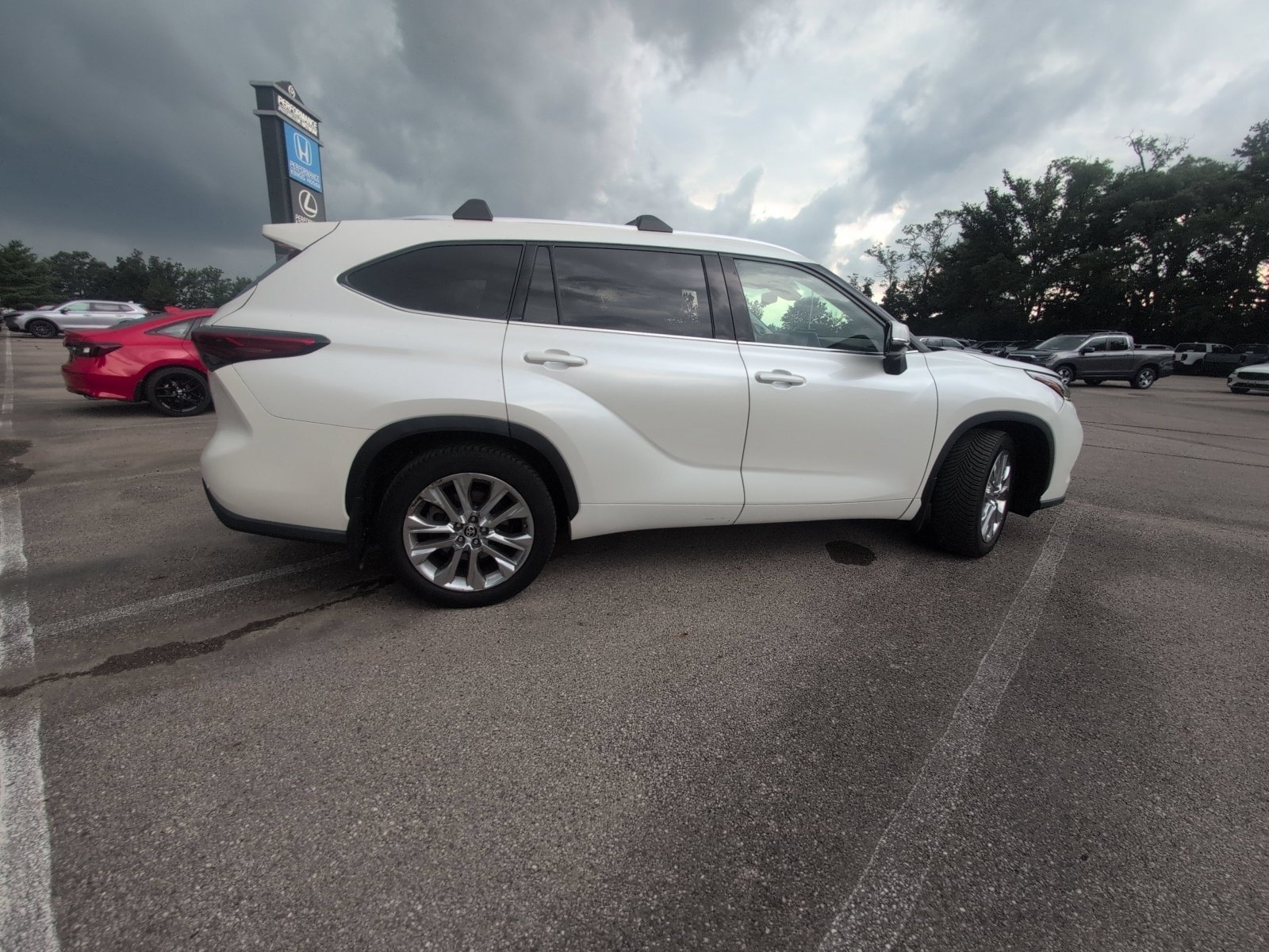 Used 2020 Blizzard Pearl Toyota Limited image 29