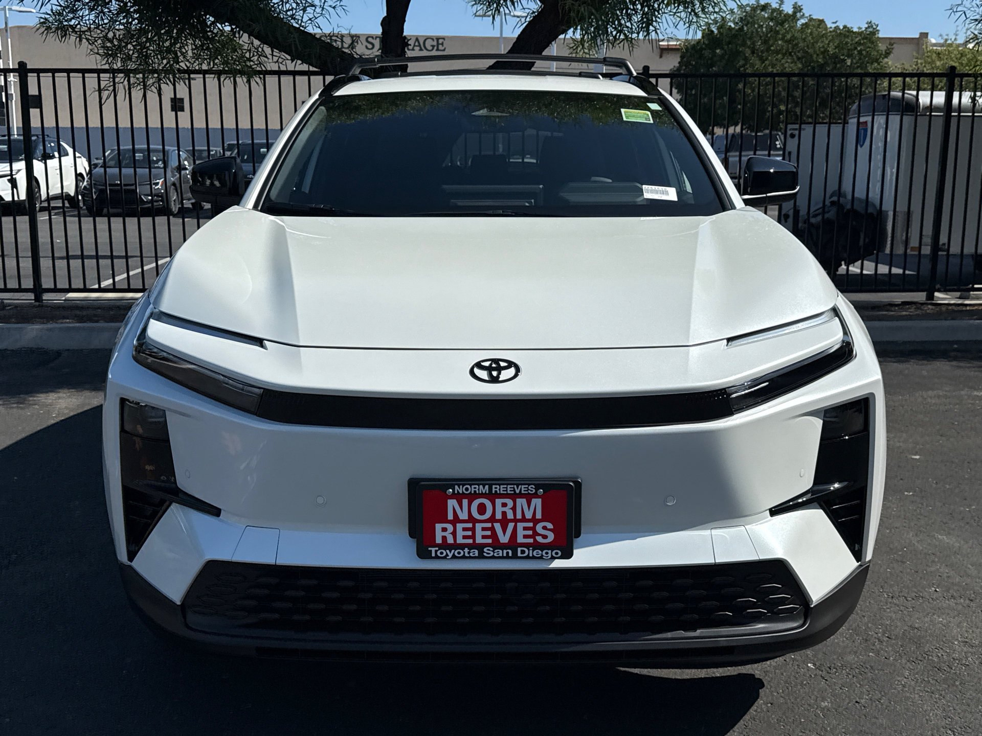 New 2026 Wind Chill Pearl <sup>1</sup> Toyota  SE image 6