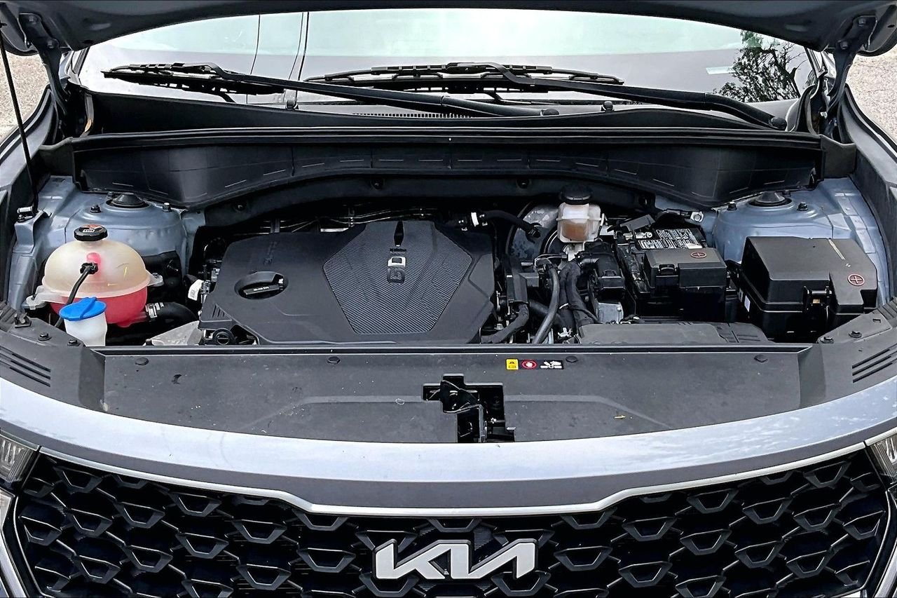 Used 2022 Silver Kia LX image 29